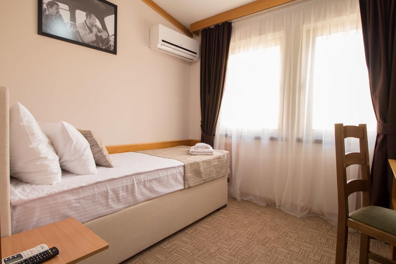 Hotel Yugoslavia Nikšić エクステリア 写真