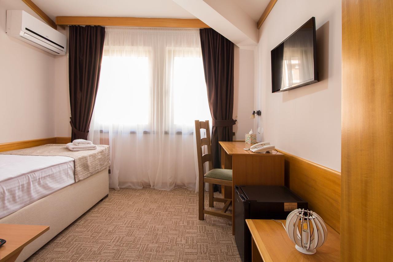 Hotel Yugoslavia Nikšić エクステリア 写真