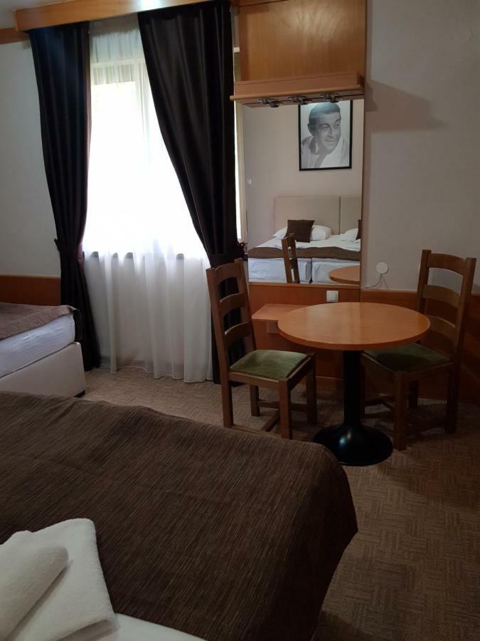 Hotel Yugoslavia Nikšić エクステリア 写真